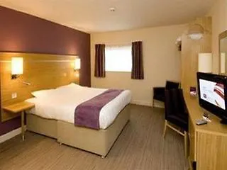 Premier Inn Manchester Airport Runger Lane South-3